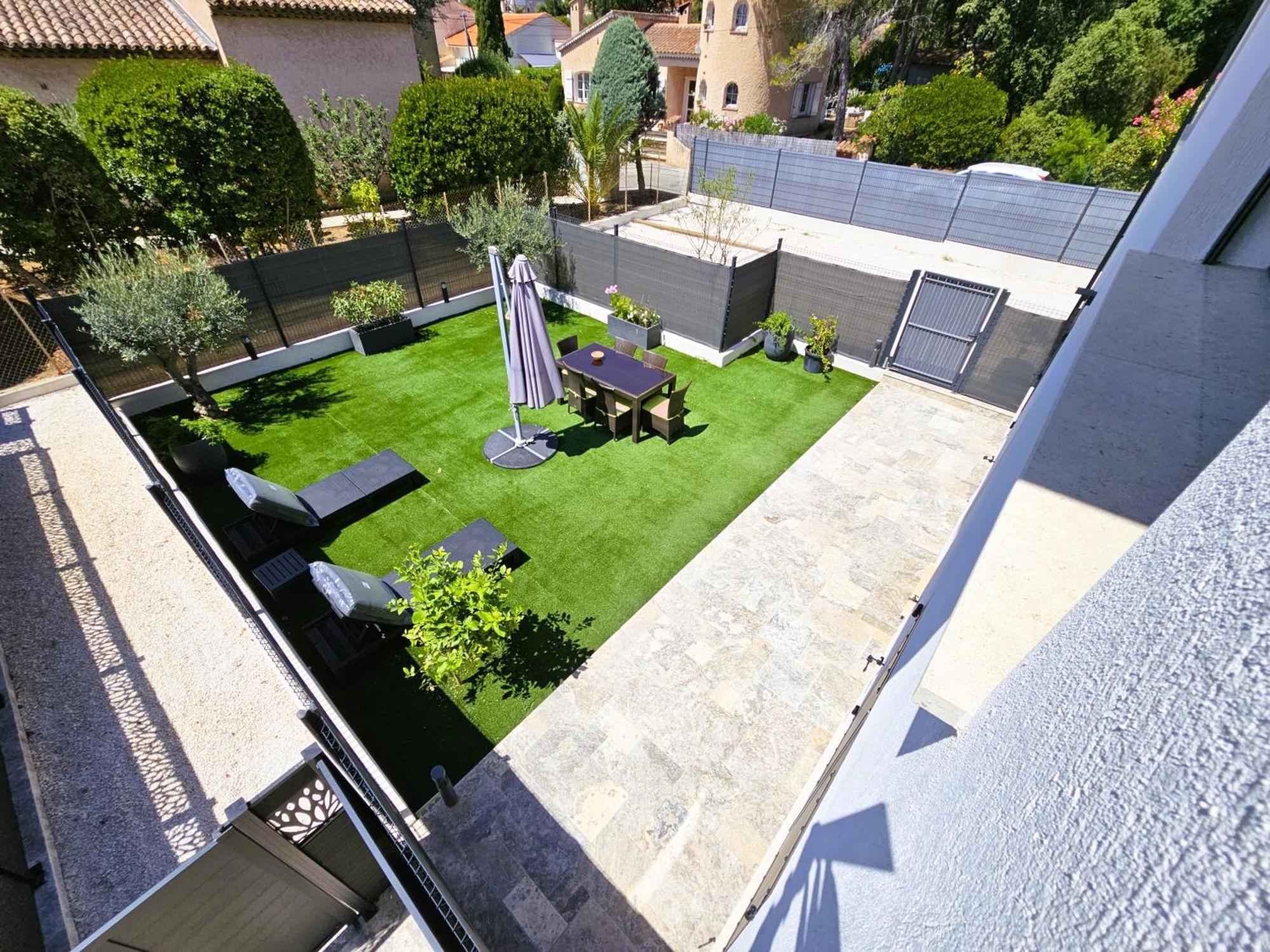 Etoile Du Berger Saint Aygulf 3 Villas Et 4 Appartements Jardin Individuel Et Piscine Chauffee En Saison - La Mer Et Les Plages 450 M Экстерьер фото