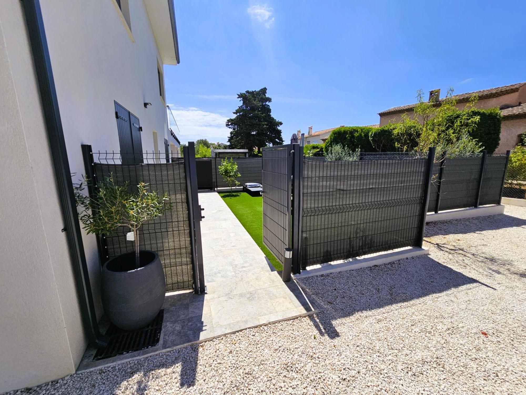 Etoile Du Berger Saint Aygulf 3 Villas Et 4 Appartements Jardin Individuel Et Piscine Chauffee En Saison - La Mer Et Les Plages 450 M Экстерьер фото